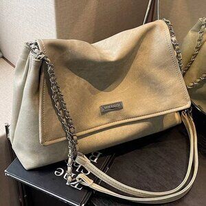 Textured chain shoulder bag